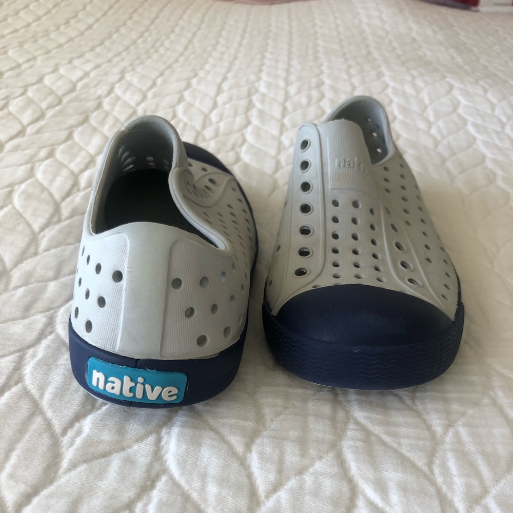Native kids Shoes never used